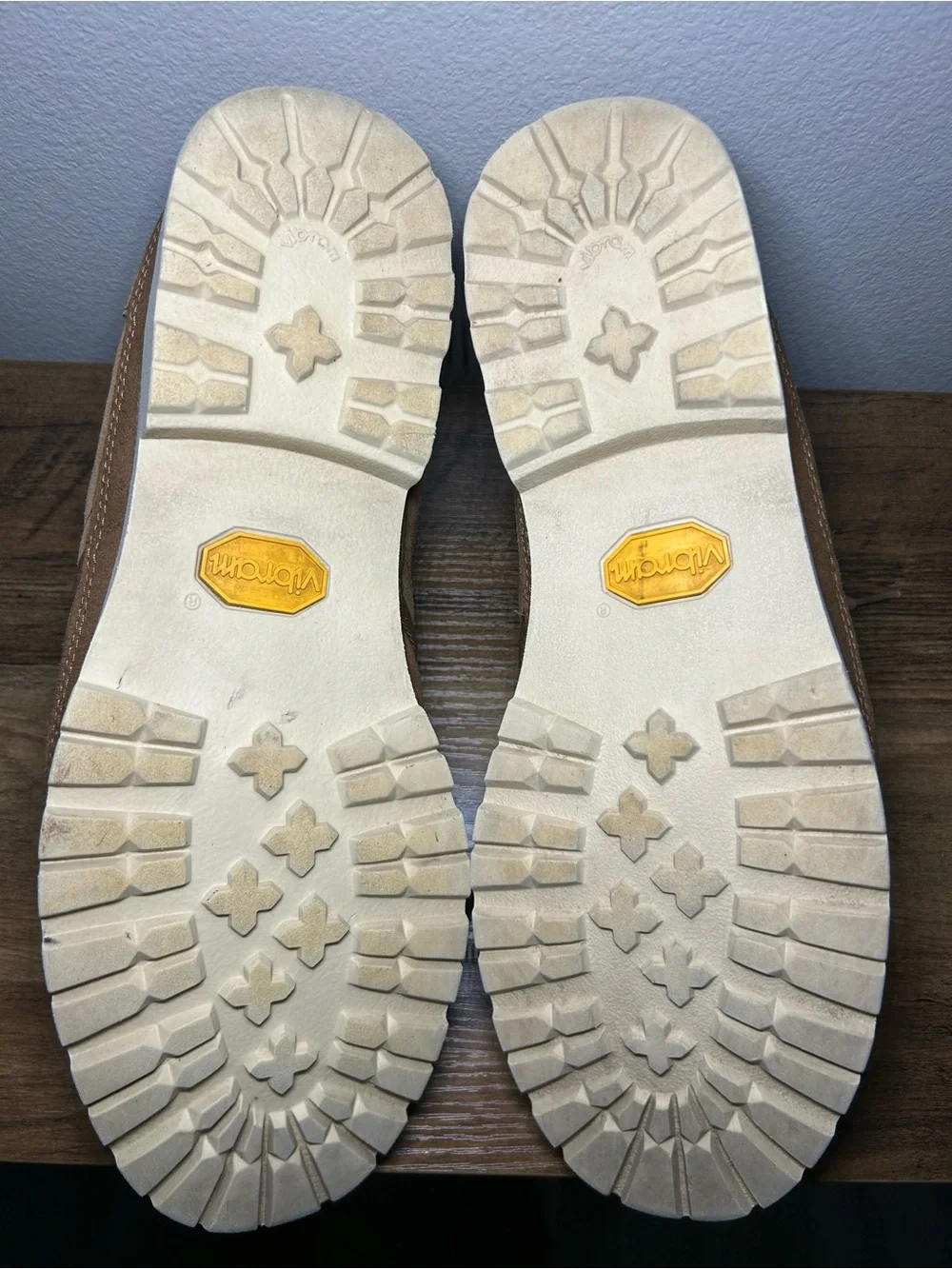 UGG suede chukka